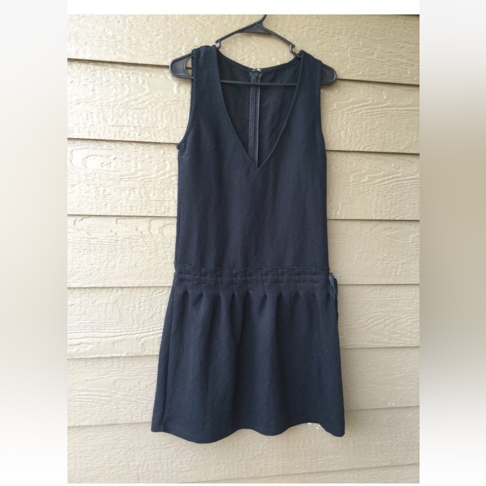 Sleeveless Black V-Neck Women’s Sleeveless Dress Women’s, size S, rayon material